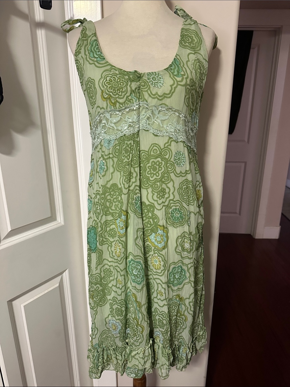 Avoca Anthology Green Silk Chiffon Midi Dress Lace Insert EST. Size Medium